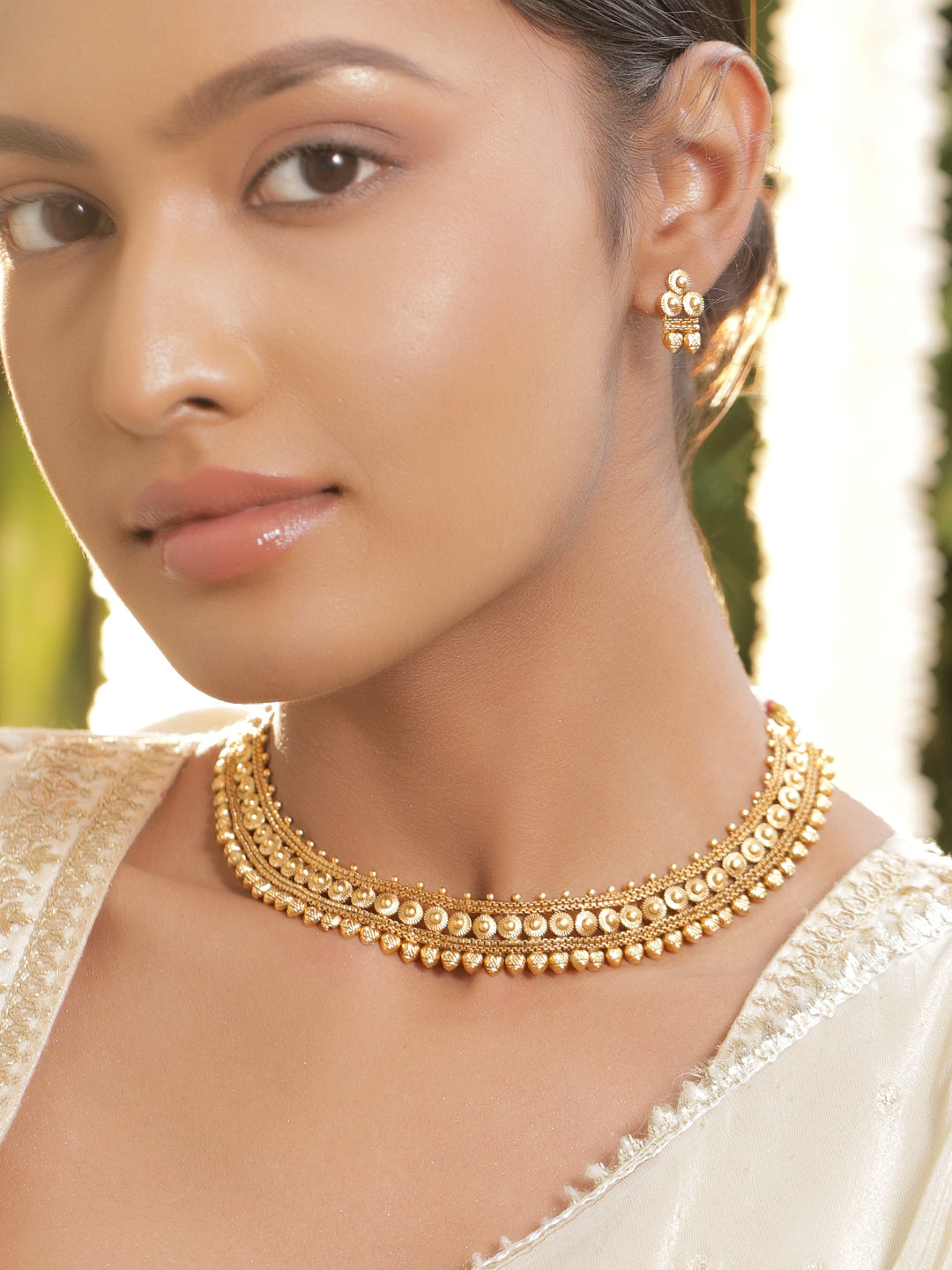 Mystic Gold Carved Necklace Set