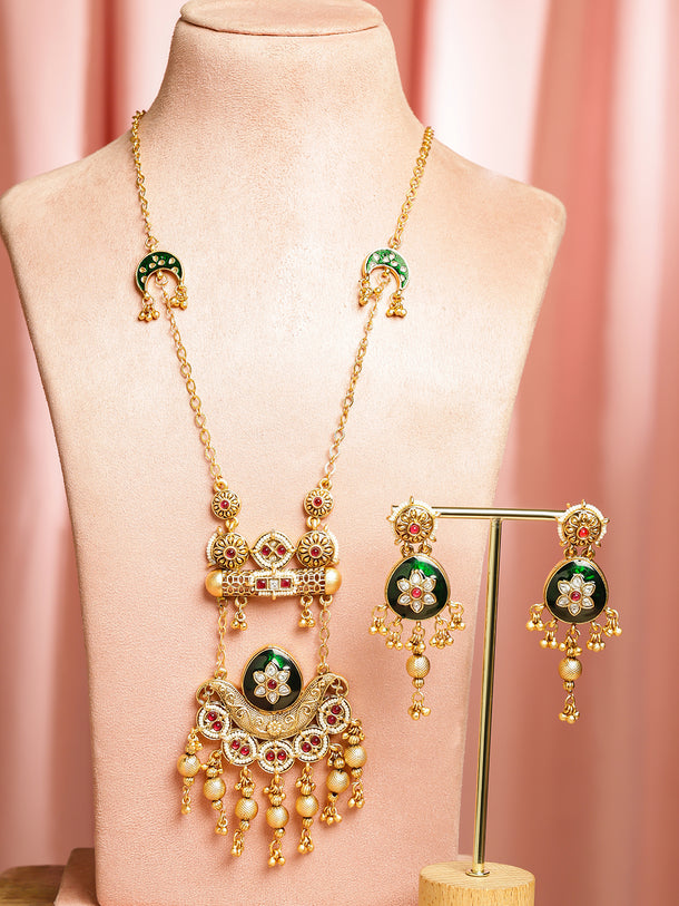Contemprary Meets Traditions Necklace Set