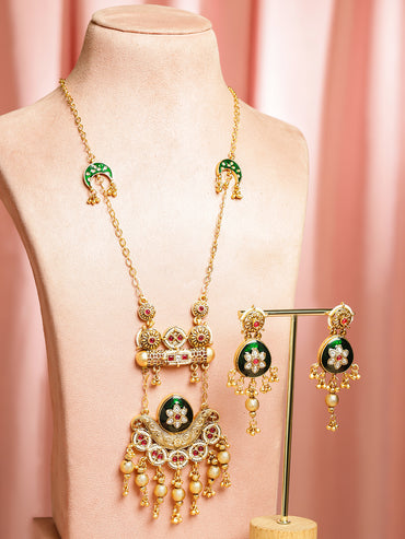 Contemprary Meets Traditions Necklace Set