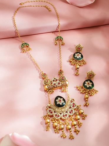 Contemprary Meets Traditions Necklace Set