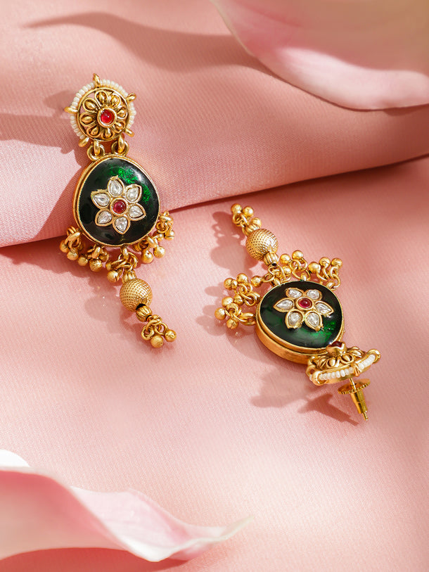 Contemprary Meets Traditions Necklace Set