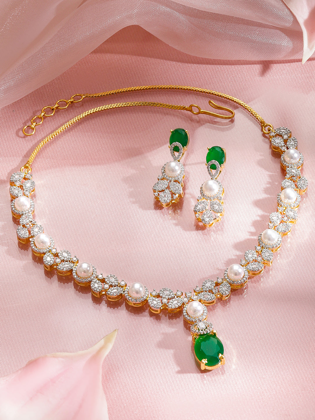 Festive Glow Green White Necklace Set