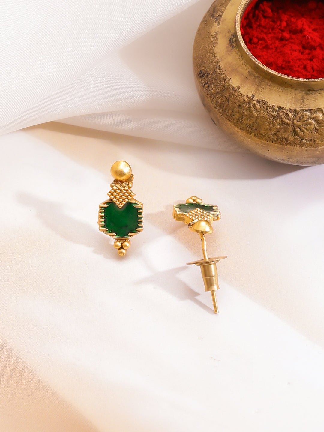 Rubans Women 22K Gold-Plated Brass Emerald Green Stone-Studded Ethnic Jewellery Set