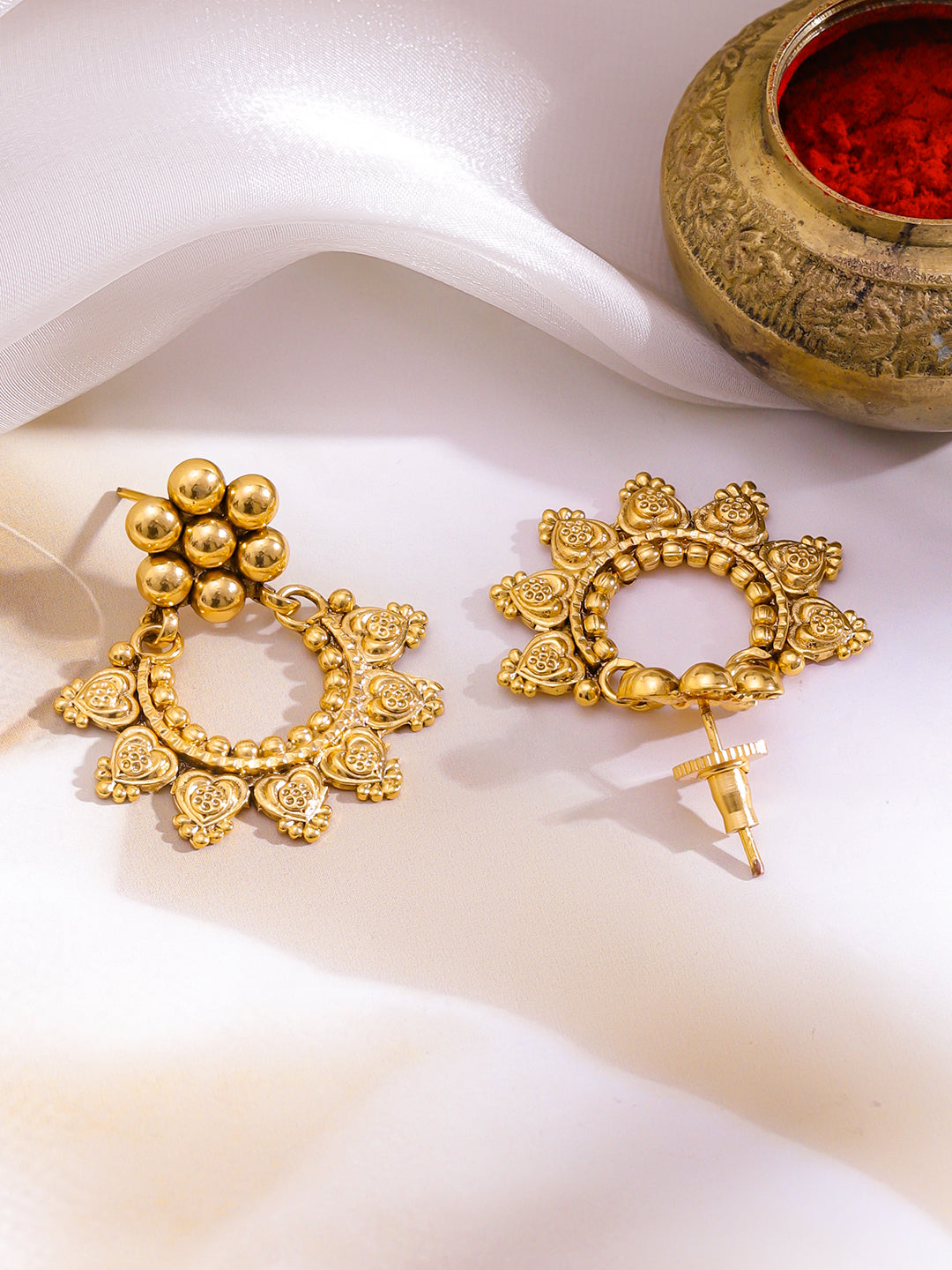 Vintage Charm Golden Necklace Set