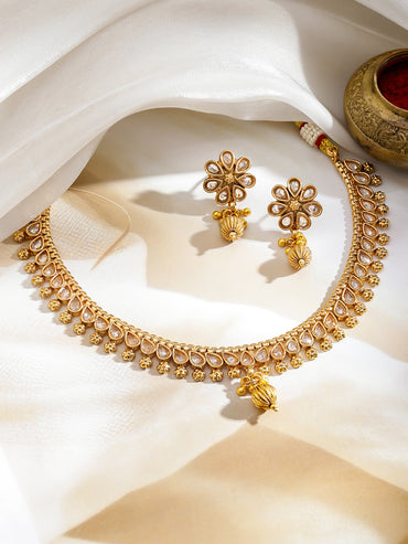 Traditional Kundan Necklace Set