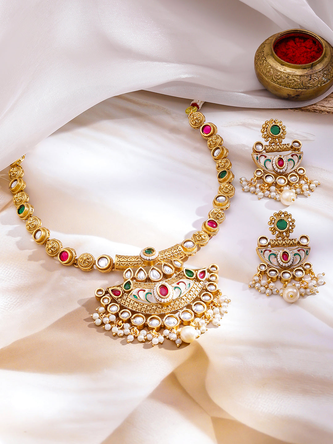 Queen’s Blush in Gold Necklace Set