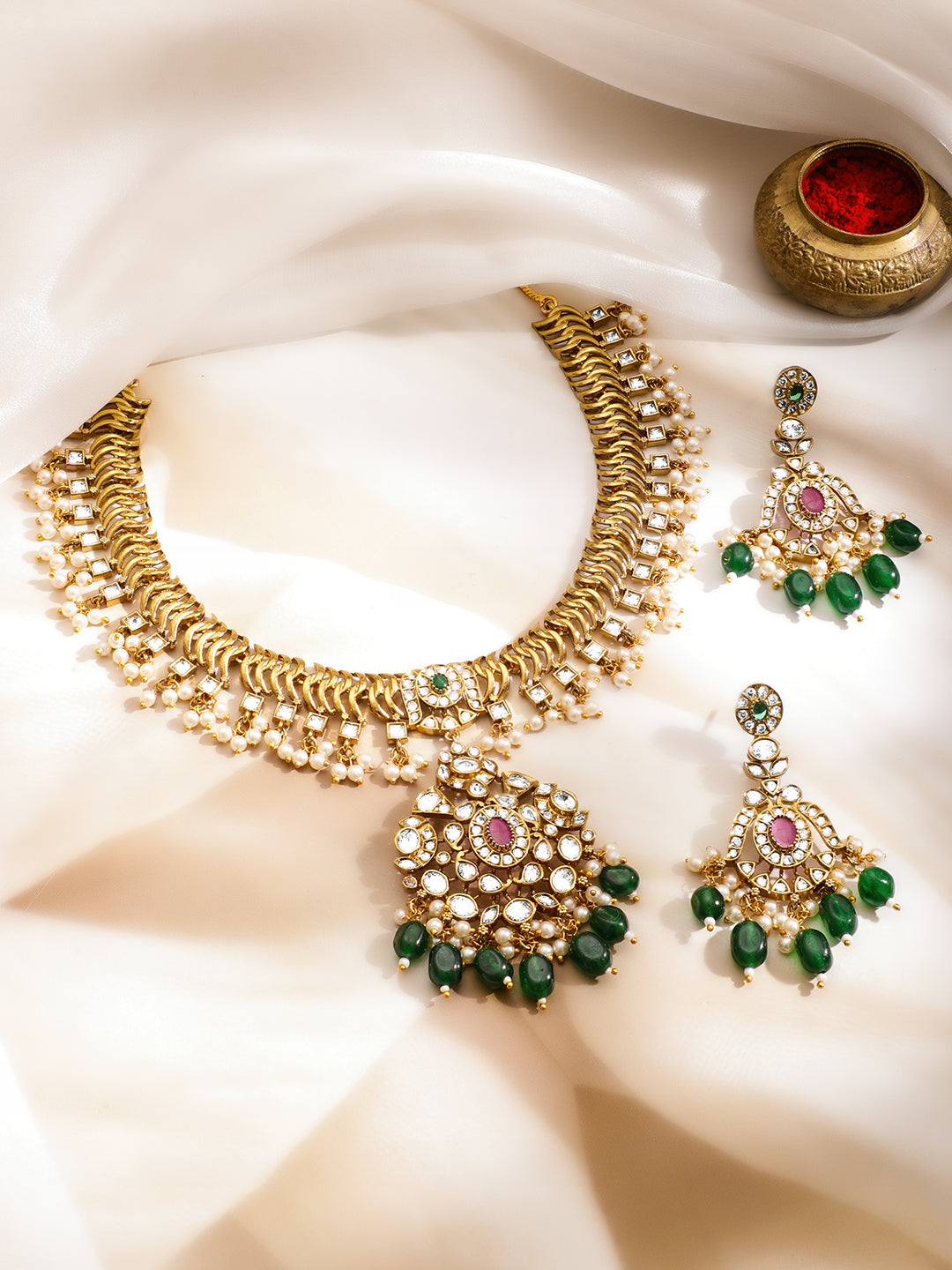 Artisanal Pearls Green Necklace Set