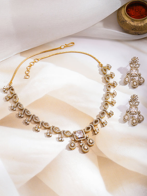 Golden -Moon Sparkle Necklace Set