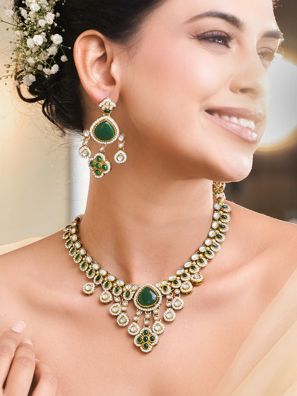 Queen’s Green Flame Necklace Set