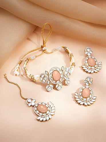 Gold Plated Pearl Beaded Kundan Peach Choker Set With Maangtikka