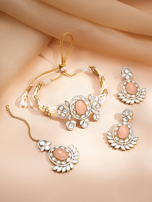 Gold Plated Pearl Beaded Kundan Peach Choker Set With Maangtikka