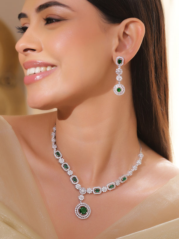 Echoes of Emraled Royalty Necklace Set