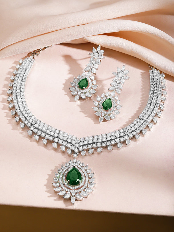 The Queen’s Symphony Necklace Set