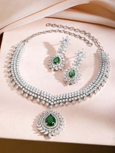 The Queen’s Symphony Necklace Set