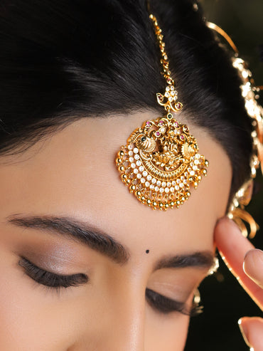 Laxmi Motif Maang Tikka With Gold Drops