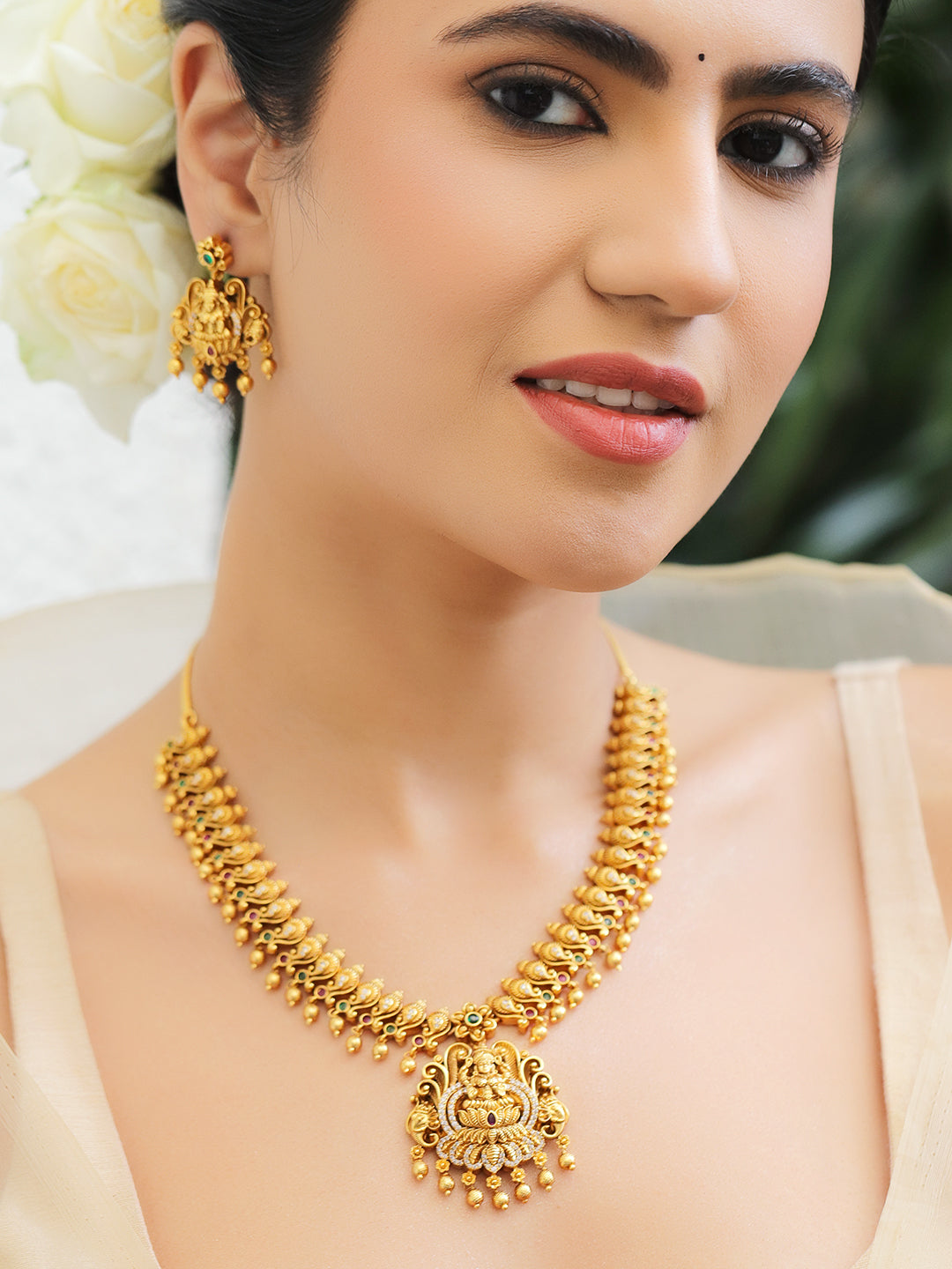 Lakshmi Idol Green-Pink Necklace Set