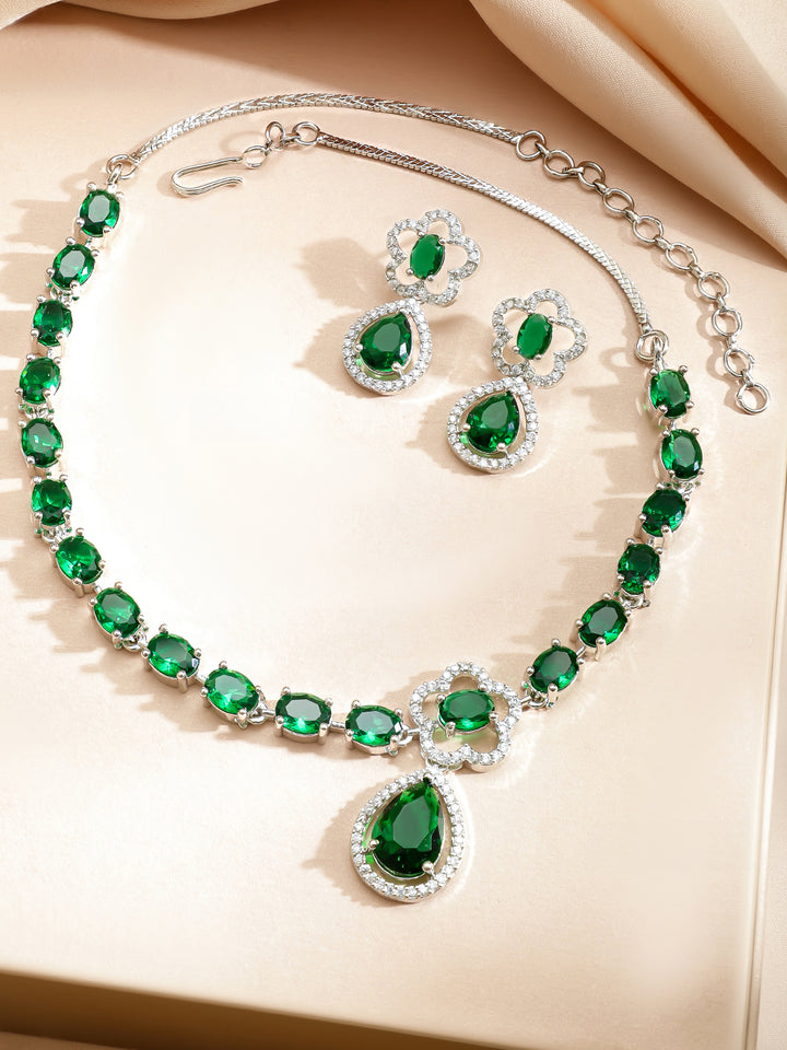 Lustrous Green Necklace Set