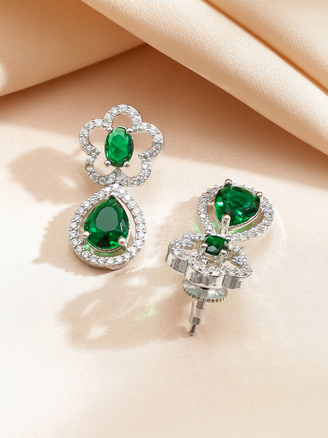 Lustrous Green Necklace Set