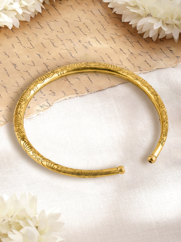 Gold Toned Choker Necklace