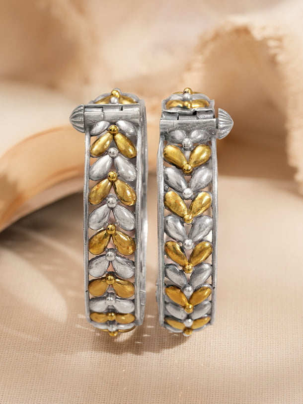Dual Plating Oxidised Textured Bangles