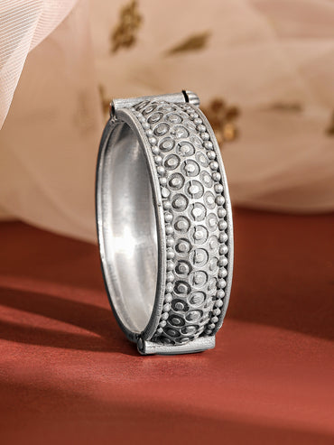 Rubans Oxidized Silver-Plated Antique Craft Traditional Bangle-Style Bracelet