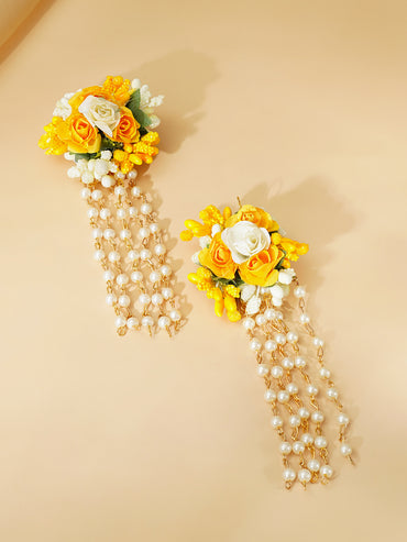Gold Plated Pearl Beaded Yellow & White Floral Choker Necklace Set With Maangtikka & Hathphool