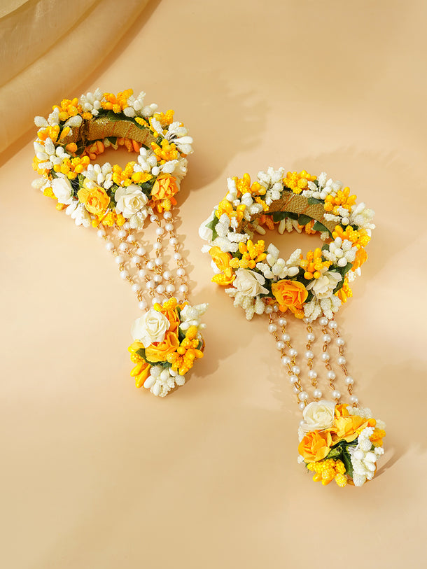 Gold Plated Pearl Beaded Yellow & White Floral Choker Necklace Set With Maangtikka & Hathphool