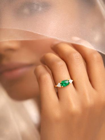 925 Fine  Silver Emerald Glow Statement Ring