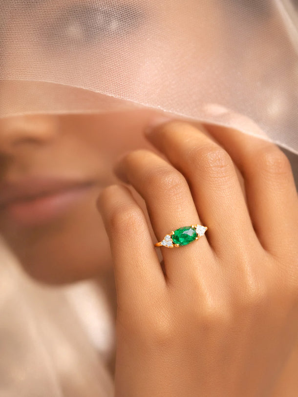 925 Fine  Silver Emerald Glow Statement Ring