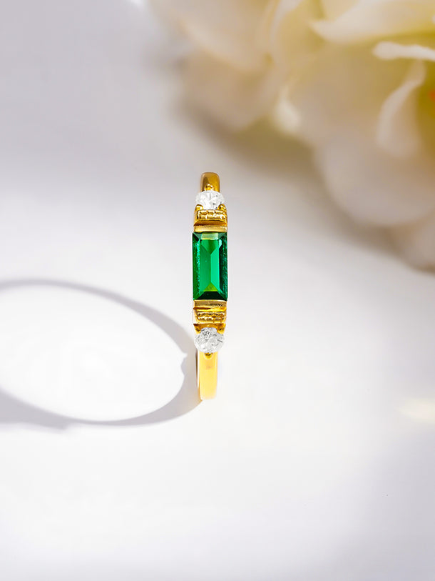925 Fine  Silver Emerald Glow Minimal Ring