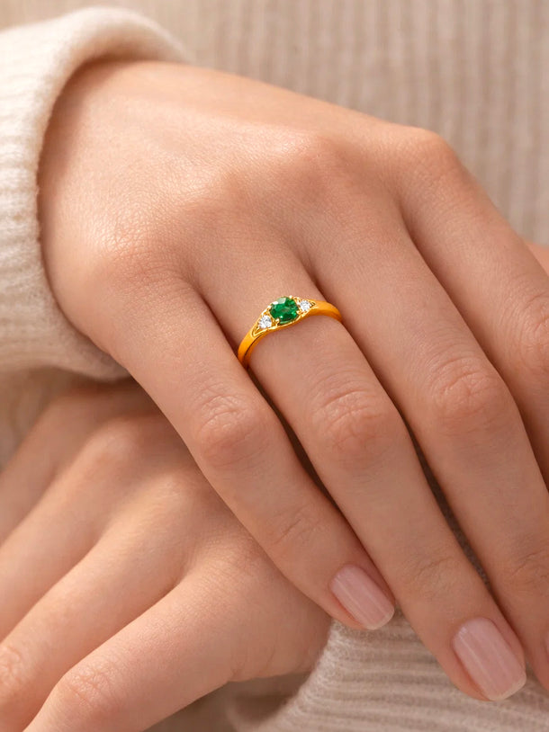 925 Fine  Silver Emerald Charm Statement Ring