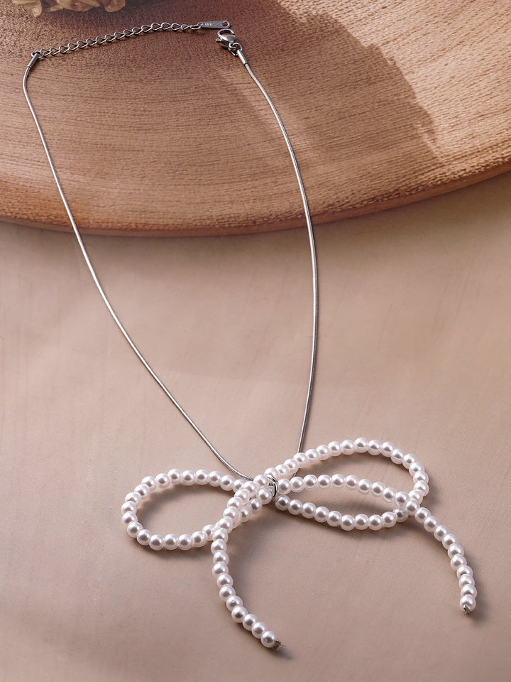 White Pearl Bow Necklace with Silver-Plated Clasp