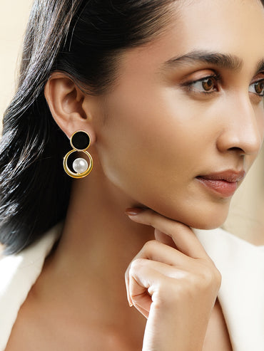 Black & White Pearl Drop Earrings