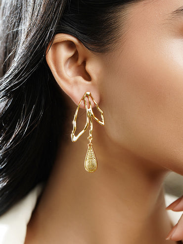 Abstract Leafs Golden Dangler