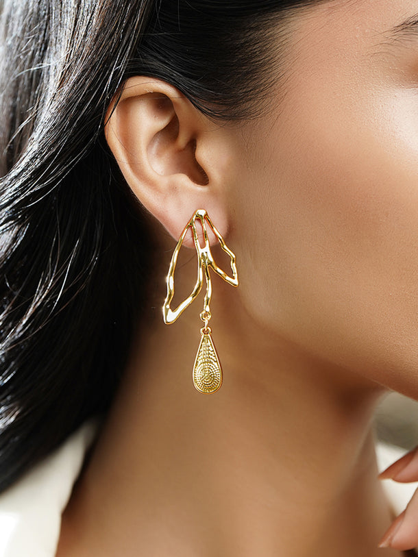Abstract Leafs Golden Dangler