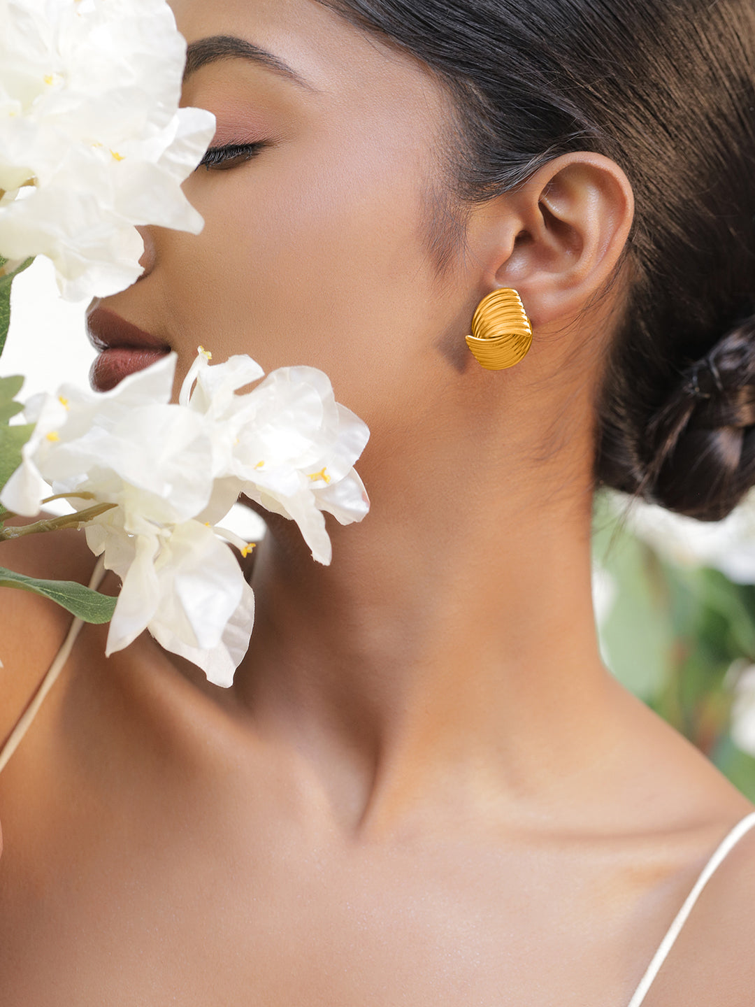 Chic Shine Knotted Studs