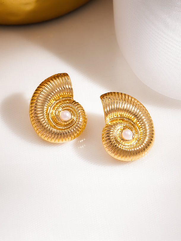 Shell Motif Pearl Stud Earrings