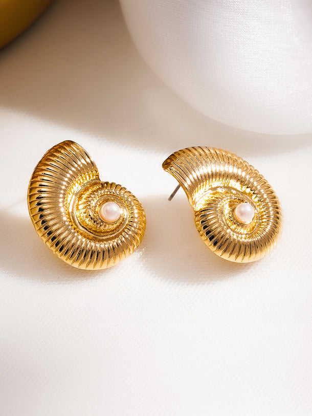 Shell Motif Pearl Stud Earrings