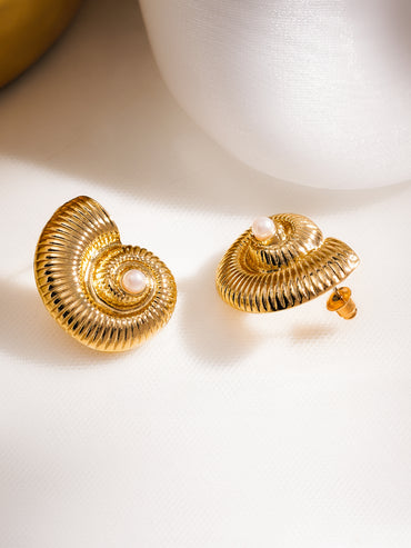 Shell Motif Pearl Stud Earrings