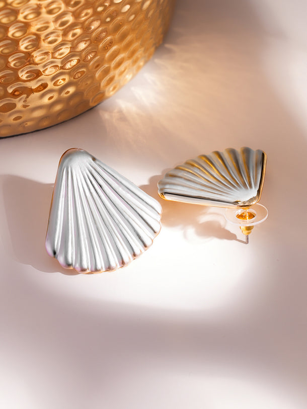 Shell Motif White Stud Earrings