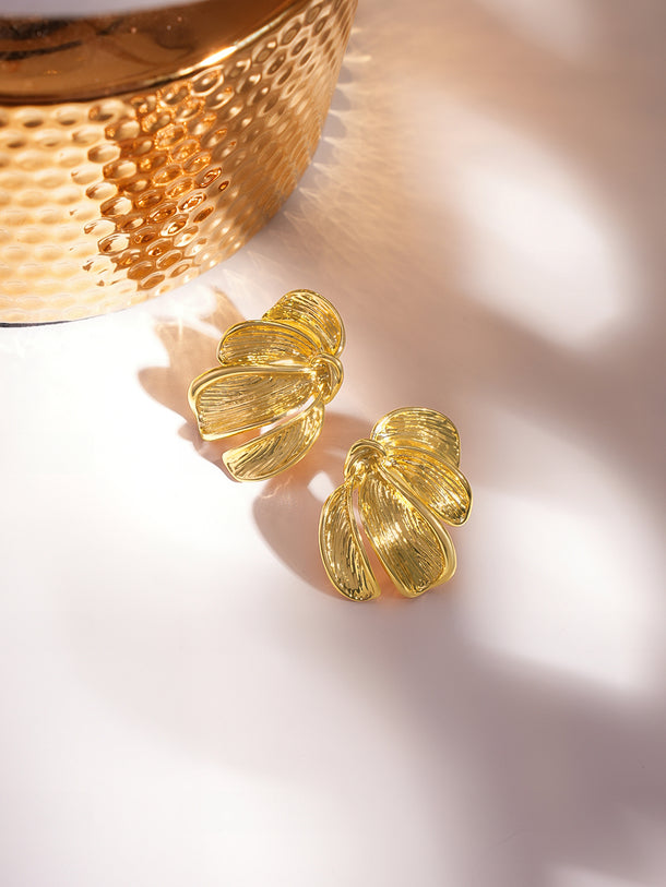 Sculpted Leafs Golden Studs