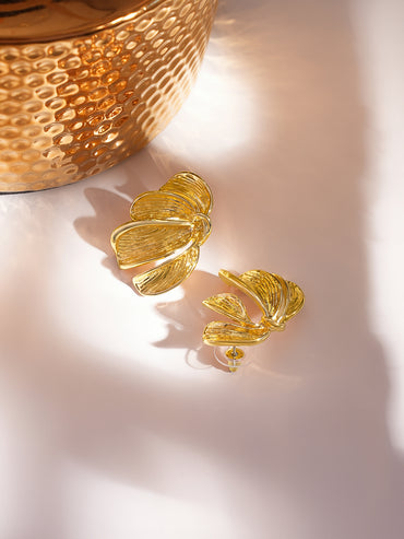 Sculpted Leafs Golden Studs