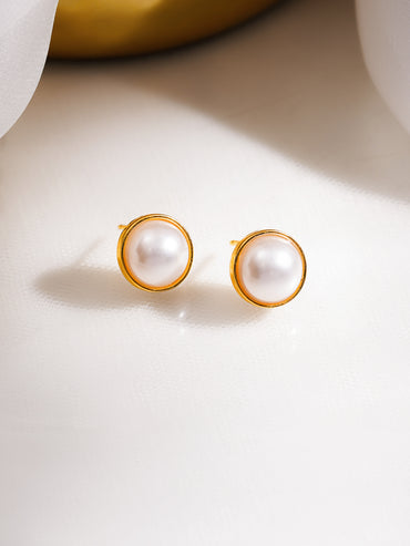 Minimal Pearl Glow Gold Studs