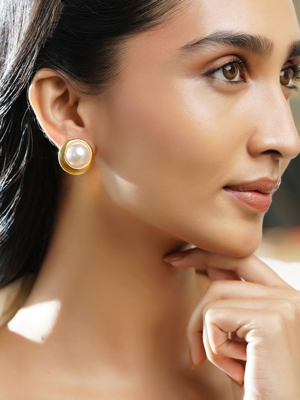 Pearly Geometry Circle Studs