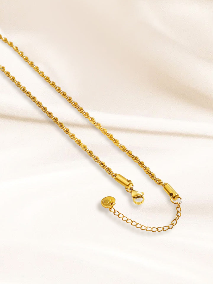 Rubans Voguish 18K Gold-Plated Stainless Steel Waterproof Twisted Chain Star Necklace