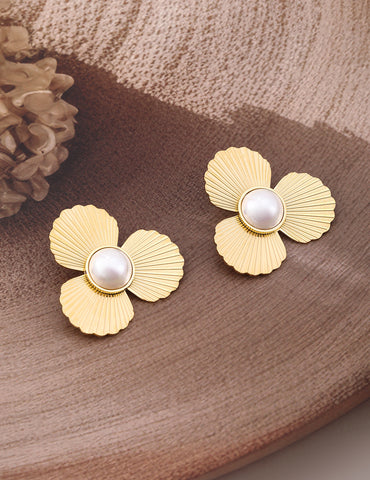 Glam Glow Pearl Floral Pendant Set