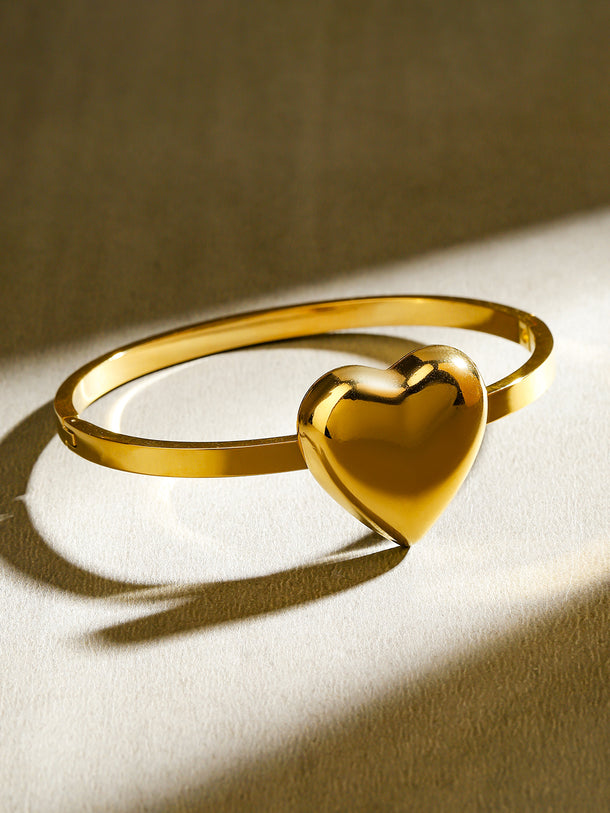 Rubans 18K Gold Plated Stainless Steel Tarnish-Free Waterproof Bold Heart Design Bracelet