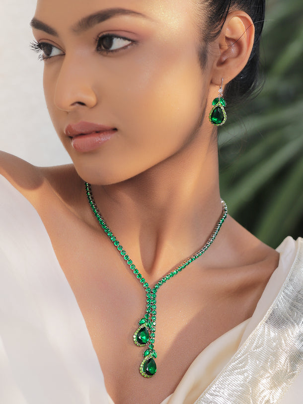 Emerald Teardrop Necklace Set