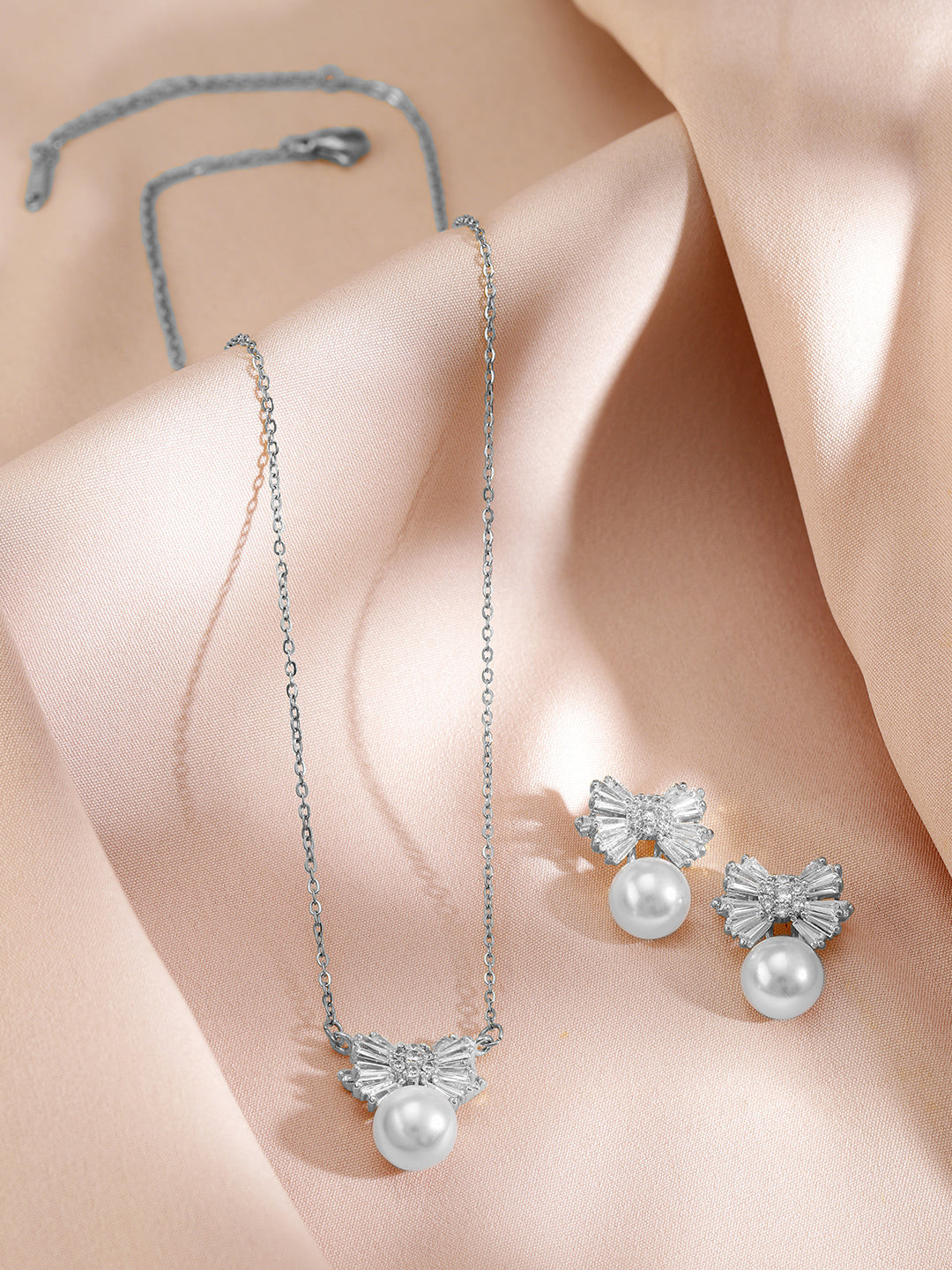 Pearl Bow Modern Pendant Set