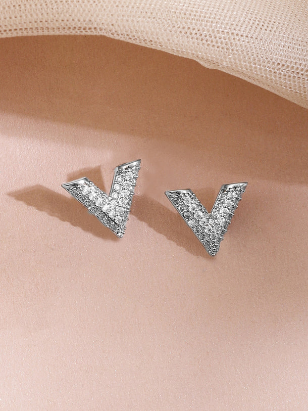 V-Shaped American Diamond Zirconia Necklace Set